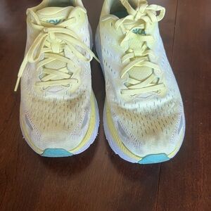 Yellow hoka Clifton size 8